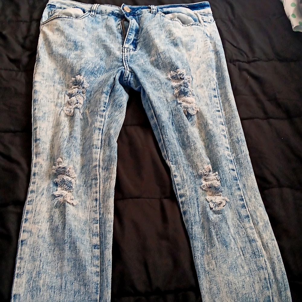 Women's Ripped Jeans